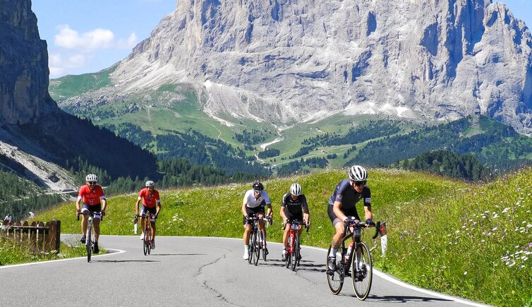 giro delle dolomiti passo gardena